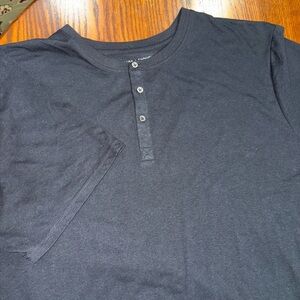 THREADS 4 THOUGHT SIZE XXXL BLACK SHORT SLEEVE BUTTON T-SHIRT.